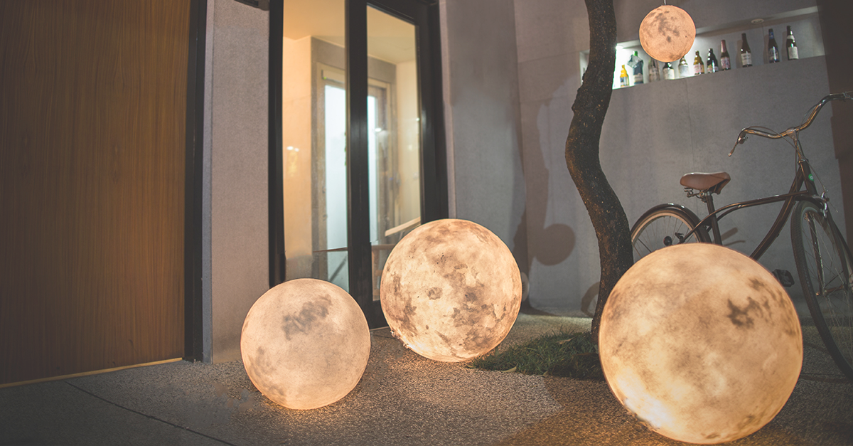 Full Moon Lamp: Your Kid (and Everyone) Will Love It!